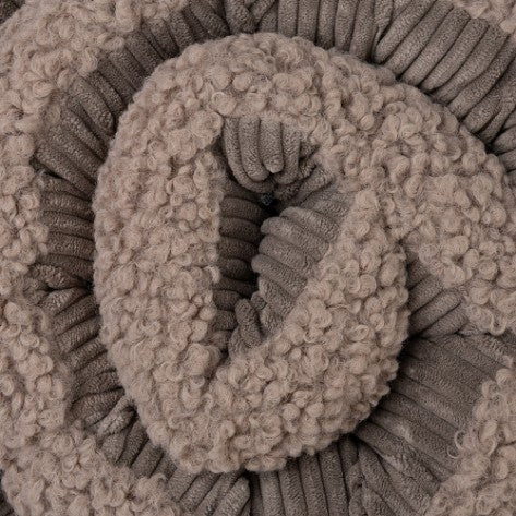 Detail van de zachte stof van de snuffelmat - SWIRL District 70
