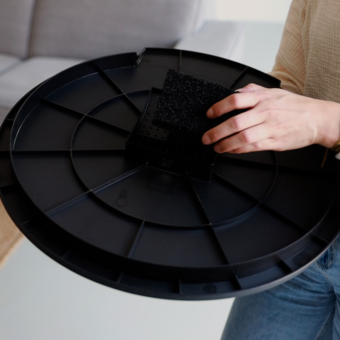 Kattenbakfilter in gebruik bij design kattenbak - CARBON FRESH District 70