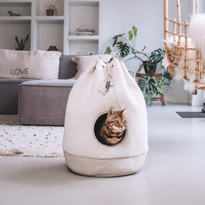Knus kattenhuis in lifestyle setting - CASA Teddy District 70