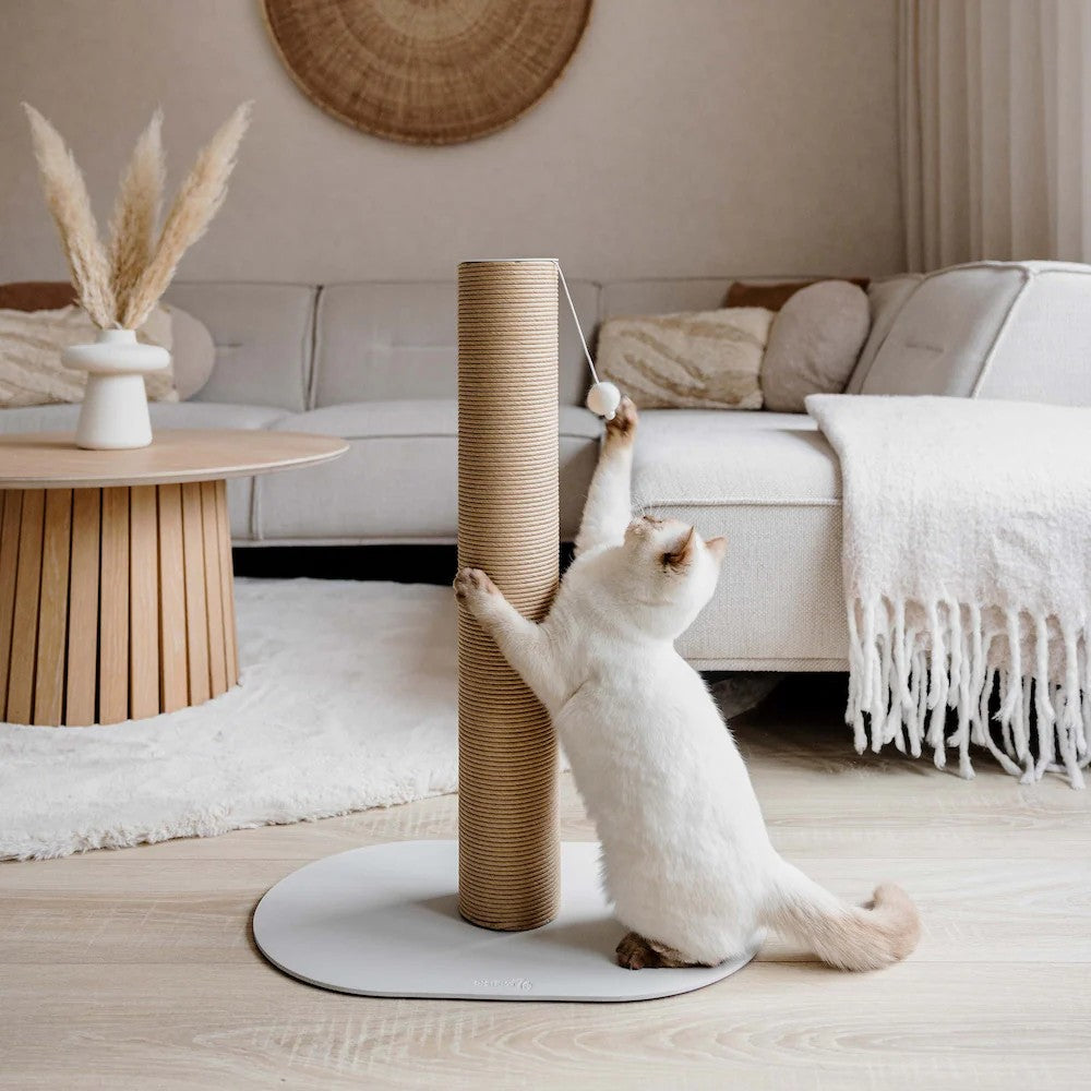 OASIS 70 krabpaal in wit lifestyle foto - District 70