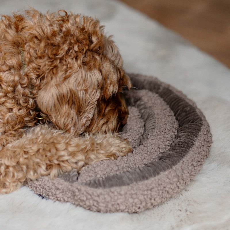 Taupe snuffelmat met zachte flapjes voor traktaties - SWIRL District 70